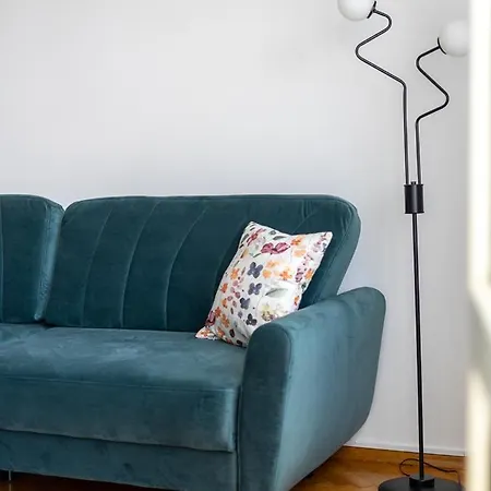 - 9th Floor, Balcony, Tram&bus - By Rentujemy Апартаменты *