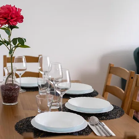 Апартаменты - 9th Floor, Balcony, Tram&bus - By Rentujemy