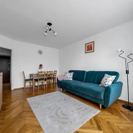 - 9th Floor, Balcony, Tram&bus - By Rentujemy Апартаменты