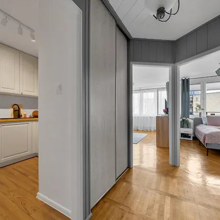 Apartment - 9th Floor, Balcony, Tram&bus - By Rentujemy Warsaw