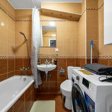 Διαμέρισμα - 9th Floor, Balcony, Tram&bus - By Rentujemy *