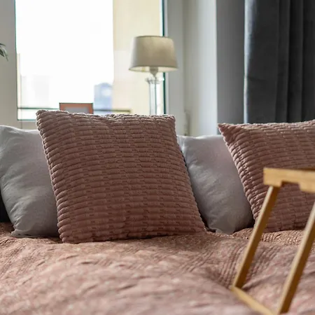 - 9th Floor, Balcony, Tram&bus - By Rentujemy Apartamento *